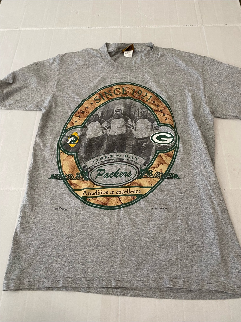 Vintage Green Bay Packers Football Club T-shirt Size Medium 1995 Nutmeg Mills